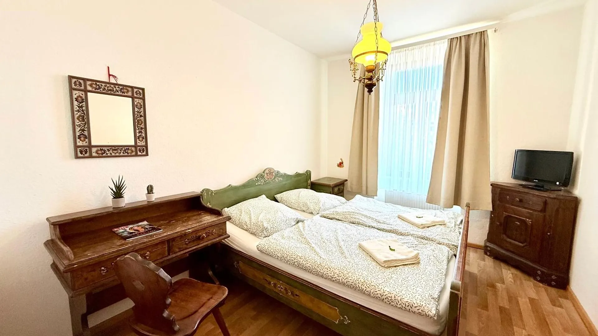 בית הארחה מינכן Pension Casa Tempora גרמניה